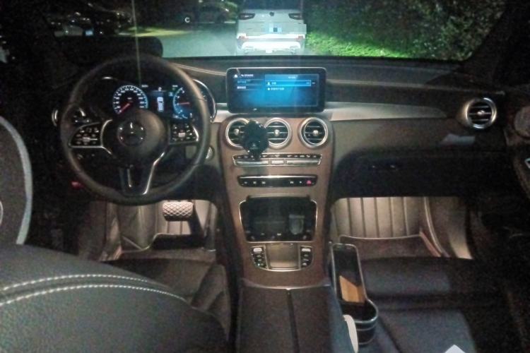 Used Mercedes-Benz GLC 2021 GLC 300 L 4MATIC Dynamic Model Center Console