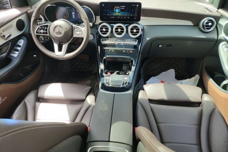Used Mercedes-Benz GLC 2021 GLC 260 L 4MATIC Dynamic Edition Center Console