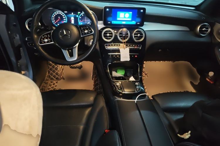 Used Mercedes-Benz GLC 2021 GLC 260 L 4MATIC Dynamic Edition Center Console