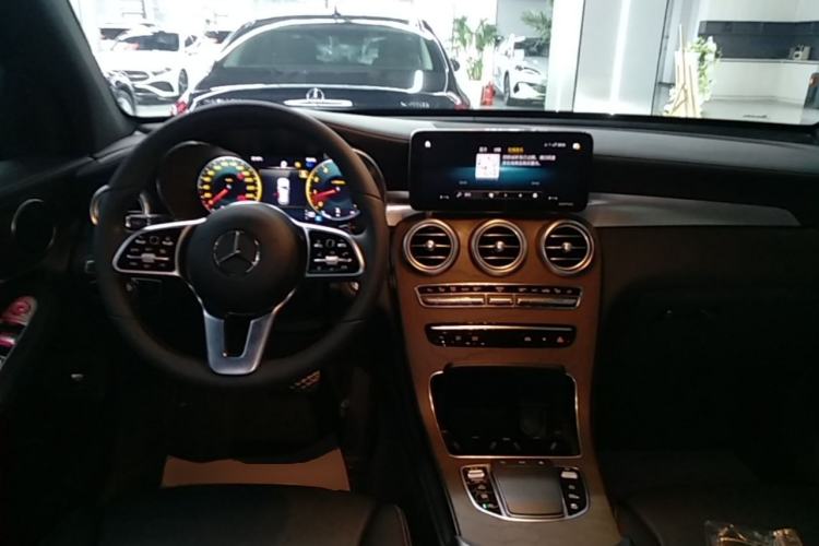 Used Mercedes-Benz GLC 2021 GLC 260 L 4MATIC Luxury Model Center Console