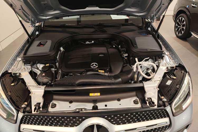Used Mercedes-Benz GLC 2021 GLC 300 L 4MATIC Dynamic Model Engine Bay
