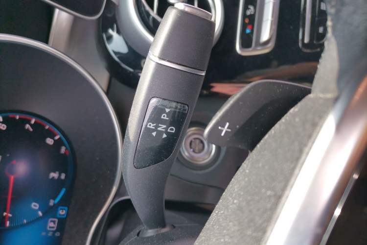 Used Mercedes-Benz GLC 2021 GLC 260 L 4MATIC Dynamic Edition Gear Lever