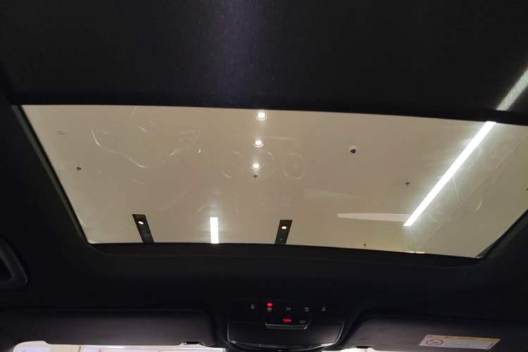 Used Mercedes-Benz GLC 2021 GLC 300 L 4MATIC Dynamic Model Headliner