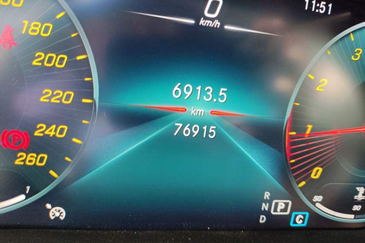 Used Mercedes-Benz GLC 2021 GLC 260 L 4MATIC Dynamic Edition Odometer Close Up