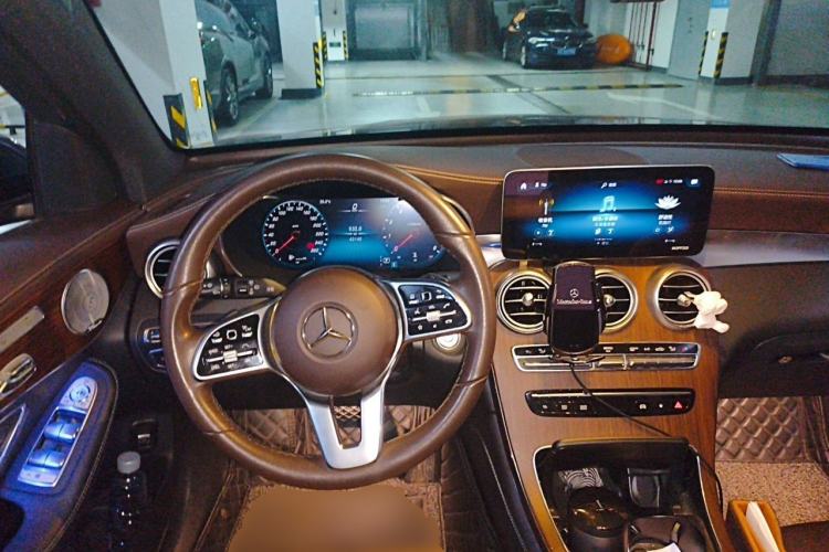 Used Mercedes-Benz GLC 2021 GLC 300 L 4MATIC Dynamic Model Steering Wheel