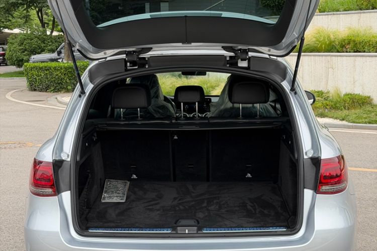 Used Mercedes-Benz GLC 2021 GLC 260 L 4MATIC Luxury Model Trunk