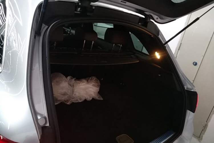 Used Mercedes-Benz GLC 2021 GLC 260 L 4MATIC Luxury Model Trunk