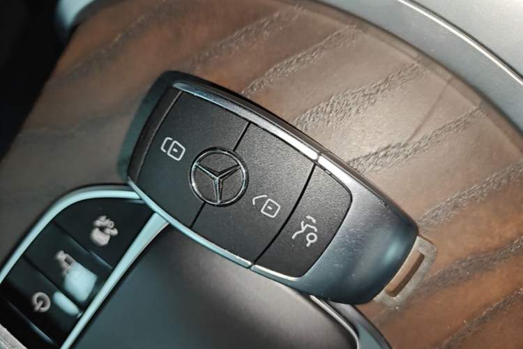 Used Mercedes-Benz GLC 2021 GLC 260 L 4MATIC Luxury Model Vehicle Key