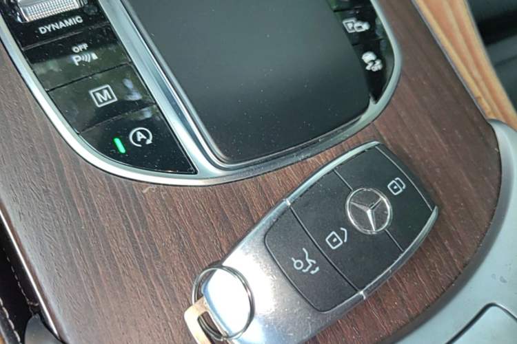 Used Mercedes-Benz GLC 2021 GLC 300 L 4MATIC Luxury Model Vehicle Key