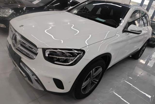 Ojetý Mercedes-Benz GLC 2021 GLC 260 L 4MATIC Dynamic Edition