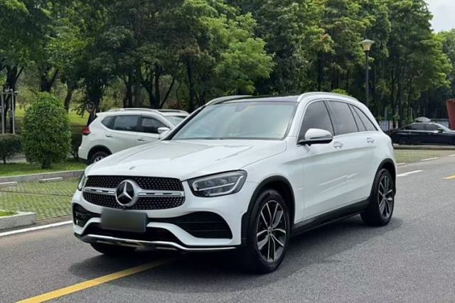 Ojetý Mercedes-Benz GLC 2021 GLC 260 L 4MATIC Luxury Model