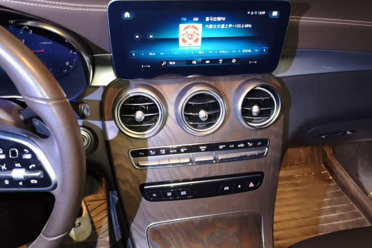 Used Mercedes-Benz GLC 2021 GLC 260 L 4MATIC Luxury Model Audio And AC Panel