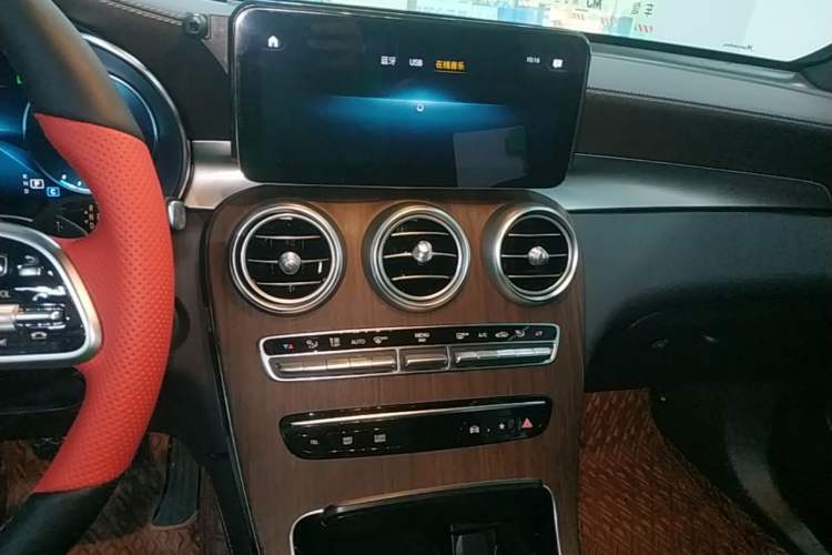 Used Mercedes-Benz GLC 2021 GLC 300 L 4MATIC Dynamic Model Audio And AC Panel
