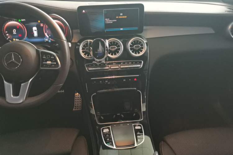 Used Mercedes-Benz GLC 2021 GLC 260 L 4MATIC Dynamic Edition Audio And AC Panel