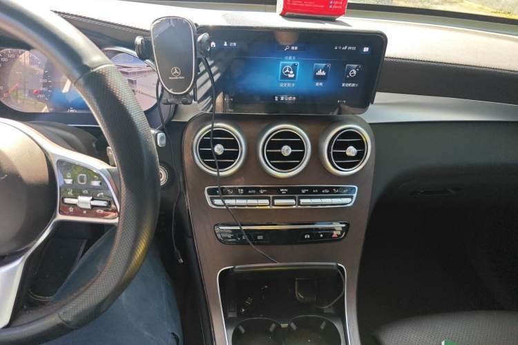 Used Mercedes-Benz GLC 2021 GLC 300 L 4MATIC Dynamic Model Audio And AC Panel