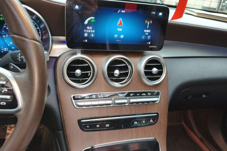 Used Mercedes-Benz GLC 2021 GLC 300 L 4MATIC Dynamic Model Audio And AC Panel