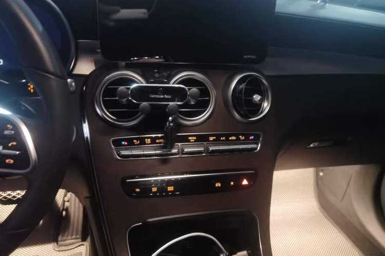 Used Mercedes-Benz GLC 2021 GLC 260 L 4MATIC Luxury Model Audio And AC Panel