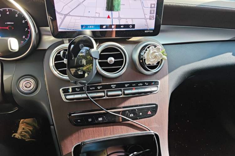 Used Mercedes-Benz GLC 2021 GLC 300 L 4MATIC Dynamic Model Audio And AC Panel