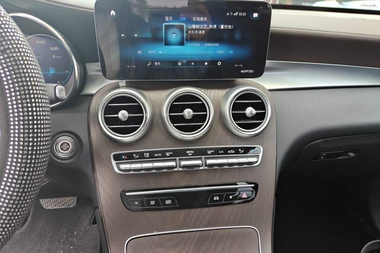 Used Mercedes-Benz GLC 2021 GLC 260 L 4MATIC Luxury Model Audio And AC Panel