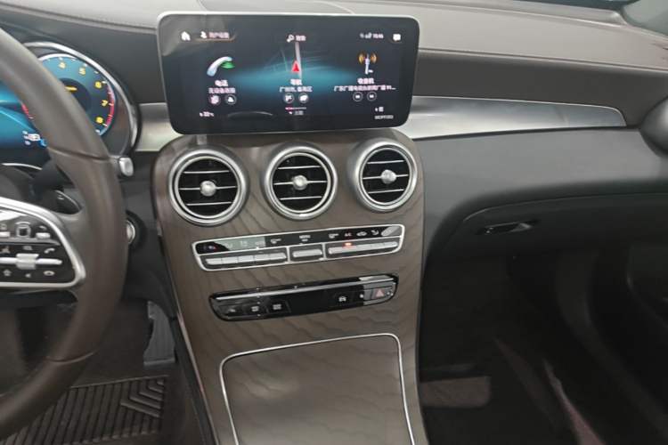Used Mercedes-Benz GLC 2021 GLC 260 L 4MATIC Luxury Model Audio And AC Panel