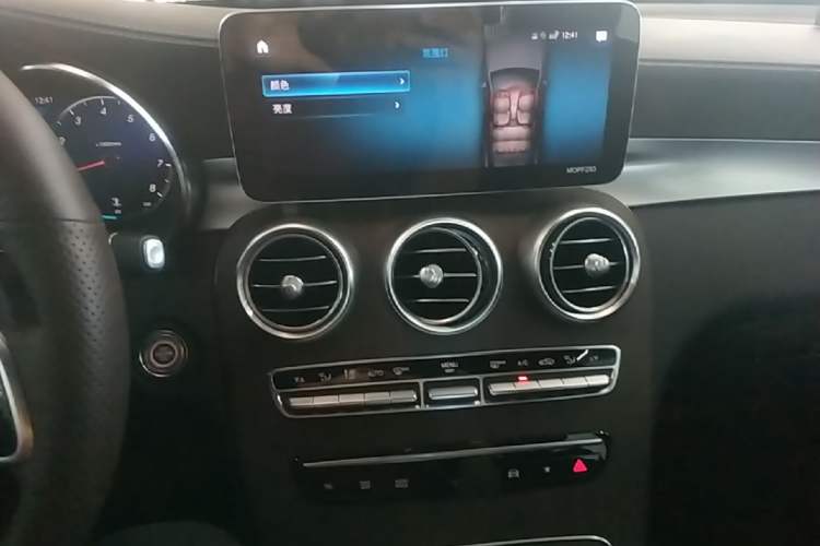 Used Mercedes-Benz GLC 2021 GLC 300 L 4MATIC Dynamic Model Audio And AC Panel