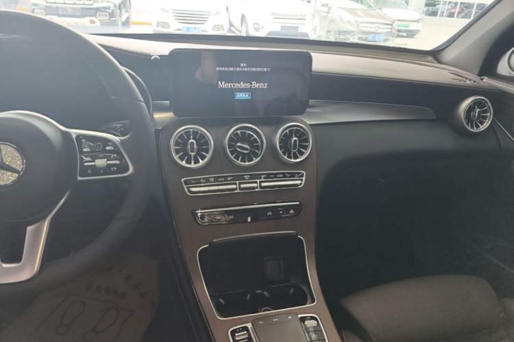 Used Mercedes-Benz GLC 2021 GLC 300 L 4MATIC Dynamic Model Audio And AC Panel