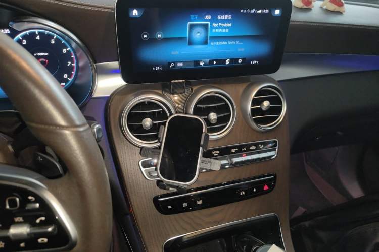 Used Mercedes-Benz GLC 2021 GLC 260 L 4MATIC Luxury Model Audio And AC Panel