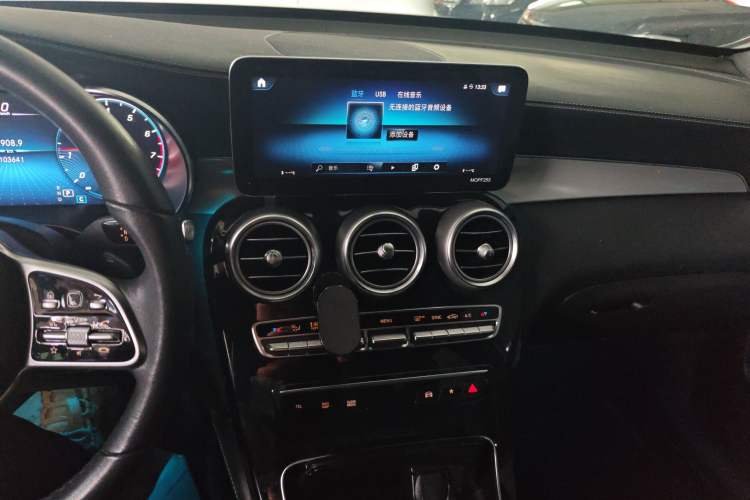 Used Mercedes-Benz GLC 2021 GLC 260 L 4MATIC Dynamic Edition Audio And AC Panel