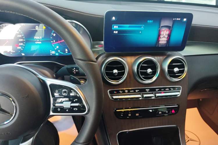 Used Mercedes-Benz GLC 2021 GLC 260 L 4MATIC Luxury Model Audio And AC Panel