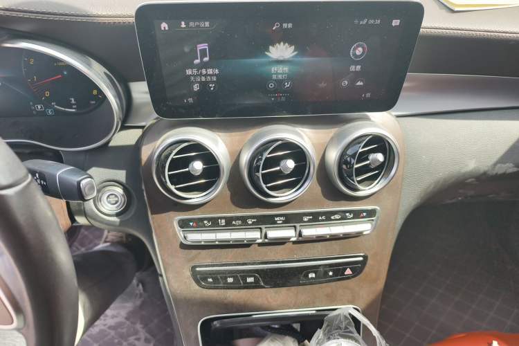 Used Mercedes-Benz GLC 2021 GLC 260 L 4MATIC Luxury Model Audio And AC Panel
