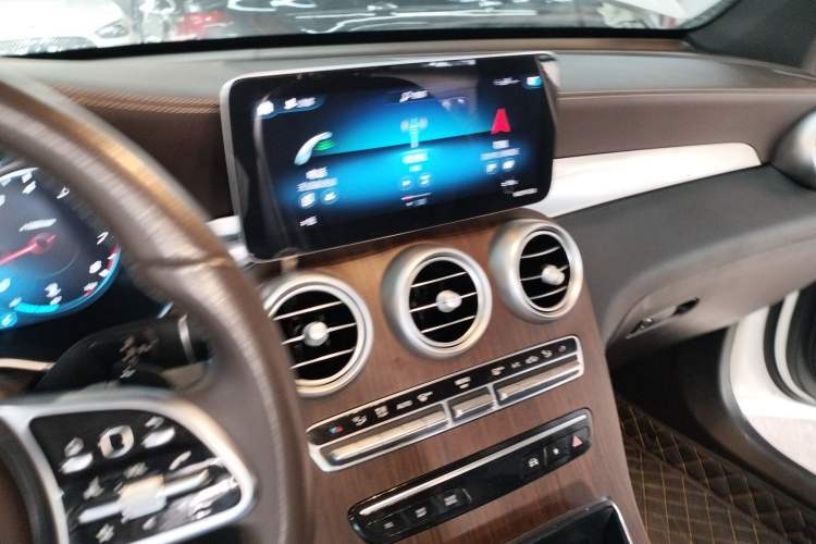 Used Mercedes-Benz GLC 2021 GLC 300 L 4MATIC Dynamic Model Audio And AC Panel