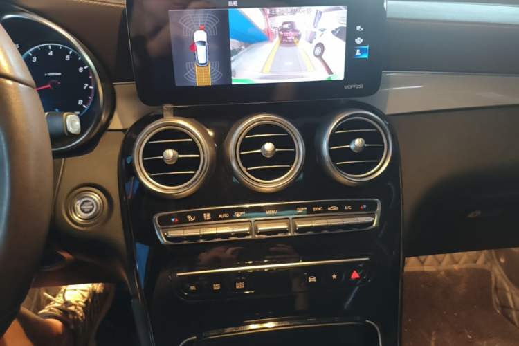 Used Mercedes-Benz GLC 2021 GLC 260 L 4MATIC Dynamic Edition Audio And AC Panel