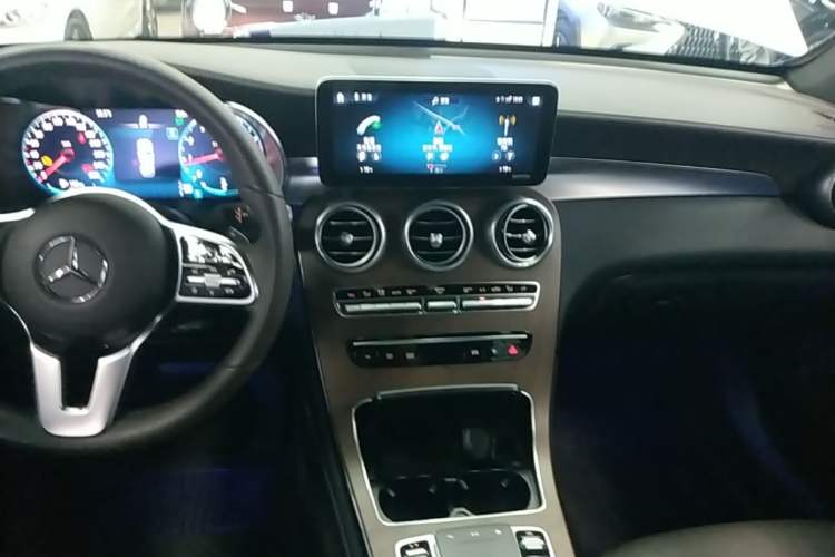 Used Mercedes-Benz GLC 2021 GLC 260 L 4MATIC Luxury Model Audio And AC Panel