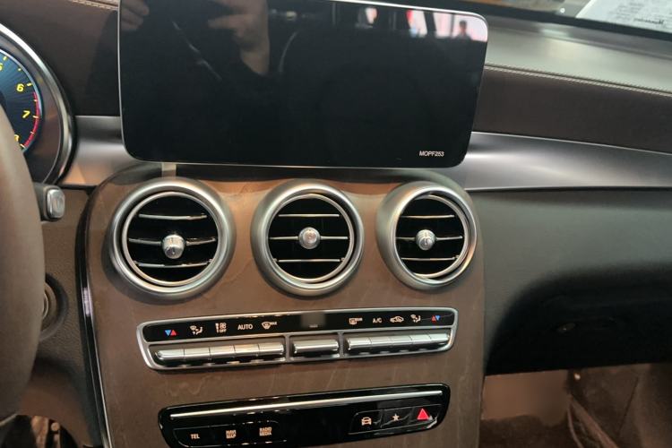 Used Mercedes-Benz GLC 2021 GLC 260 L 4MATIC Luxury Model Audio And AC Panel