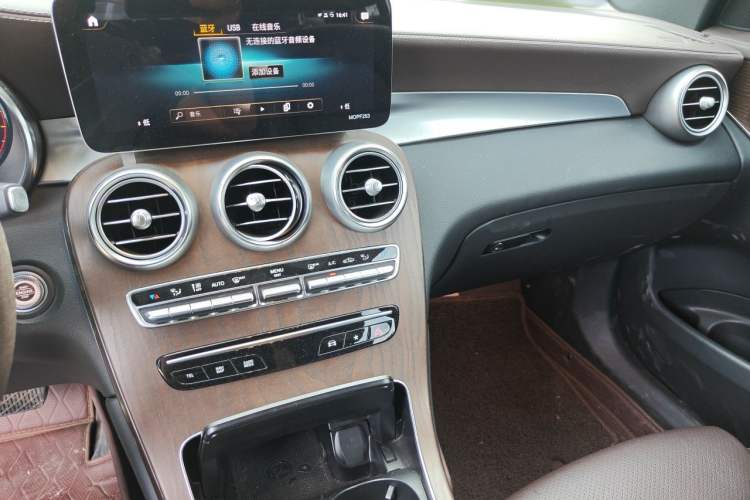 Used Mercedes-Benz GLC 2021 GLC 260 L 4MATIC Luxury Model Audio And AC Panel