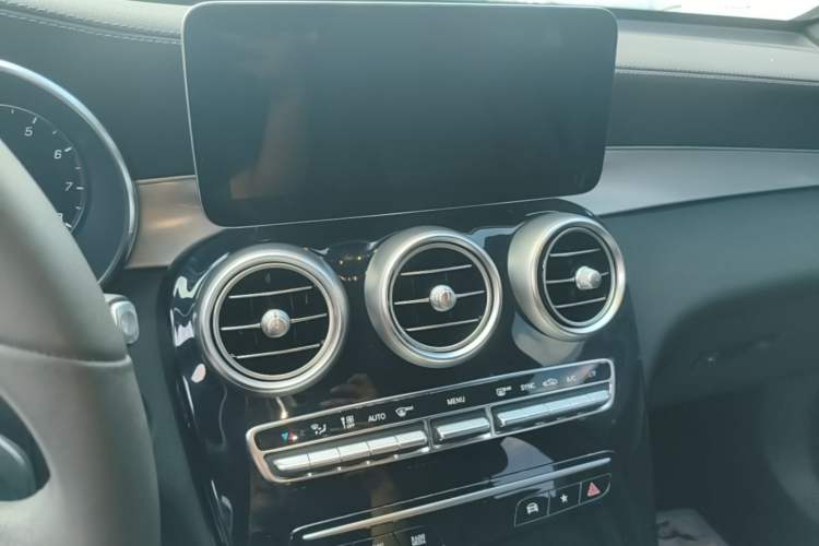 Used Mercedes-Benz GLC 2021 GLC 260 L 4MATIC Dynamic Edition Audio And AC Panel