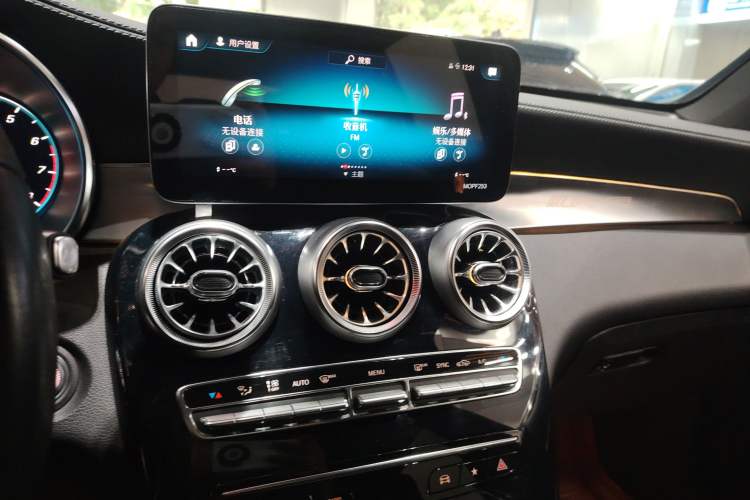 Used Mercedes-Benz GLC 2021 GLC 260 L 4MATIC Dynamic Edition Audio And AC Panel