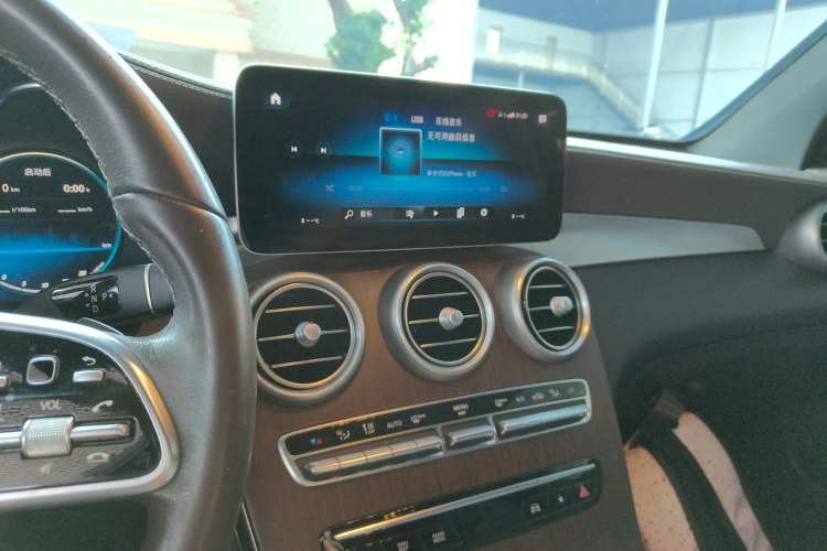 Used Mercedes-Benz GLC 2021 GLC 300 L 4MATIC Dynamic Model Audio And AC Panel
