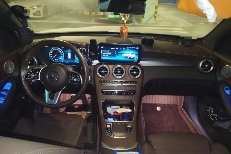 Used Mercedes-Benz GLC 2021 GLC 300 L 4MATIC Luxury Model Center Console