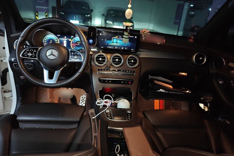 Used Mercedes-Benz GLC 2021 GLC 260 L 4MATIC Luxury Model Center Console
