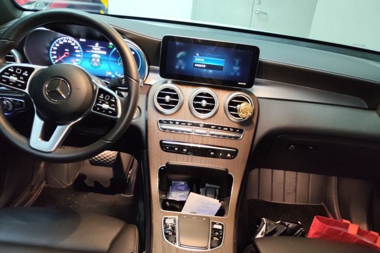 Used Mercedes-Benz GLC 2021 GLC 260 L 4MATIC Luxury Model Center Console