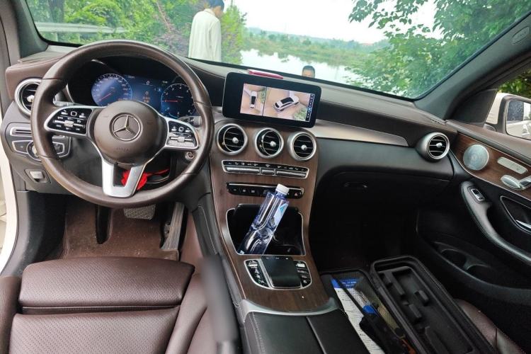 Used Mercedes-Benz GLC 2021 GLC 300 L 4MATIC Dynamic Model Center Console