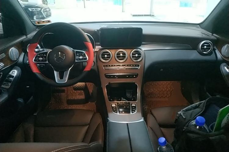 Used Mercedes-Benz GLC 2021 GLC 300 L 4MATIC Dynamic Model Center Console