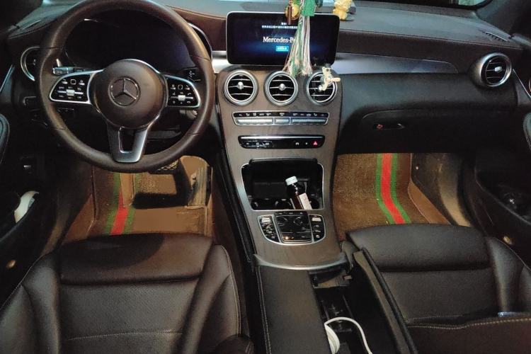 Used Mercedes-Benz GLC 2021 GLC 260 L 4MATIC Luxury Model Center Console