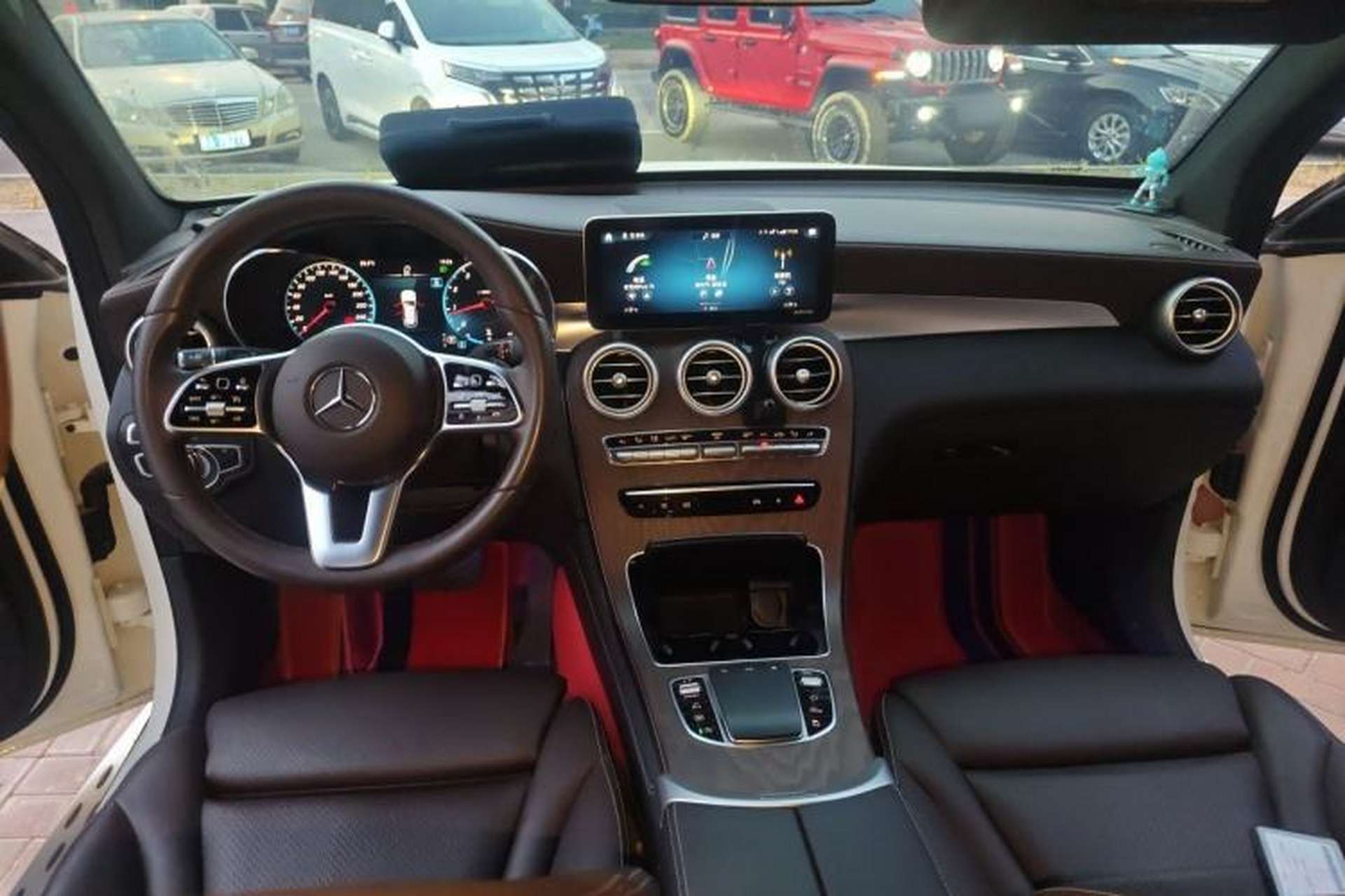 Used Mercedes-Benz GLC 2021 GLC 260 L 4MATIC Luxury Model Center Console