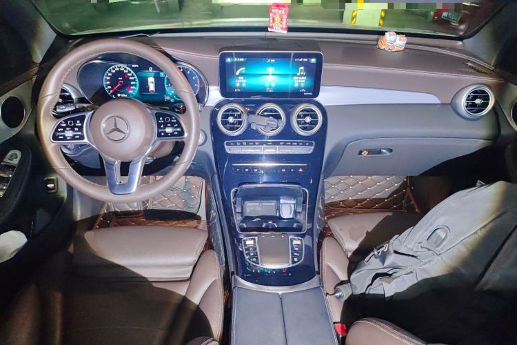Used Mercedes-Benz GLC 2021 GLC 260 L 4MATIC Dynamic Edition Center Console