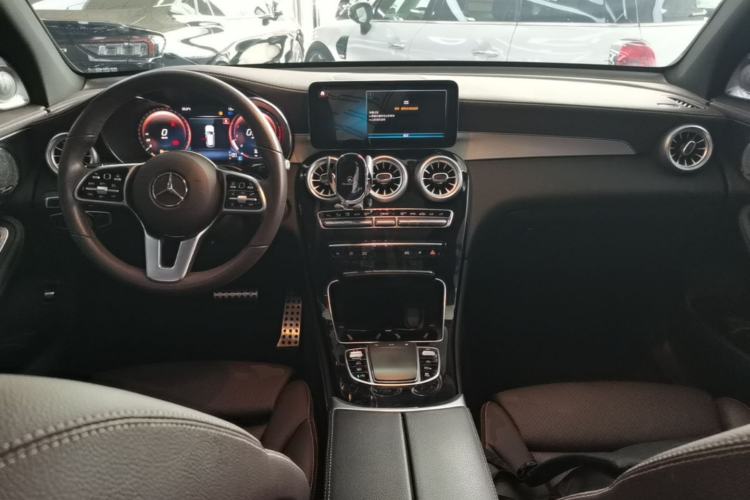 Used Mercedes-Benz GLC 2021 GLC 260 L 4MATIC Dynamic Edition Center Console