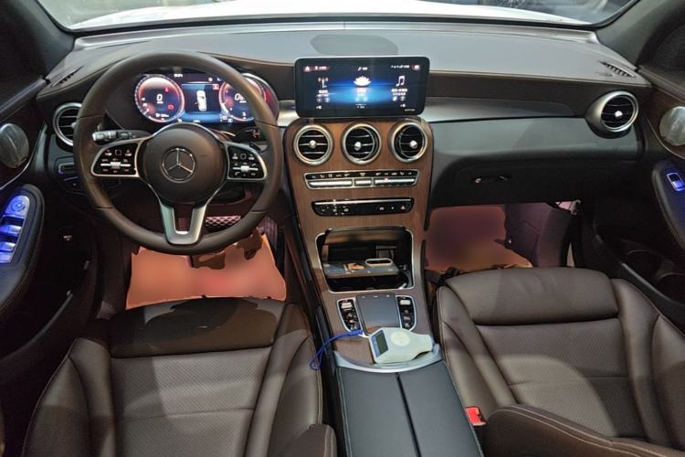 Used Mercedes-Benz GLC 2021 GLC 300 L 4MATIC Dynamic Model Center Console
