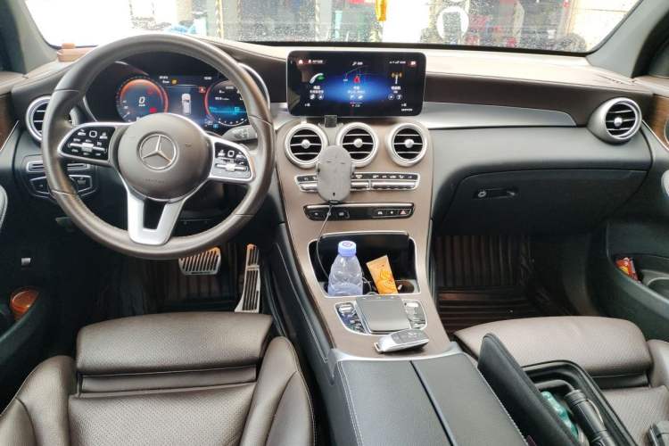 Used Mercedes-Benz GLC 2021 GLC 260 L 4MATIC Luxury Model Center Console