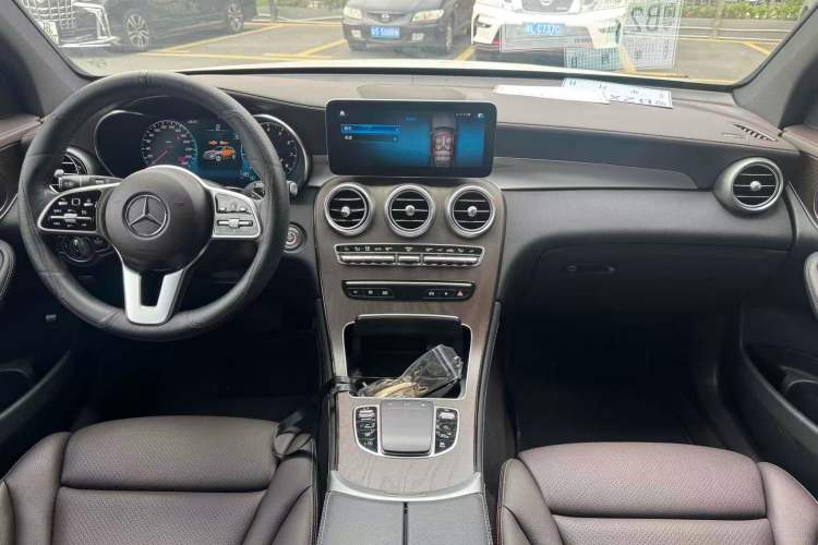 Used Mercedes-Benz GLC 2021 GLC 260 L 4MATIC Luxury Model Center Console